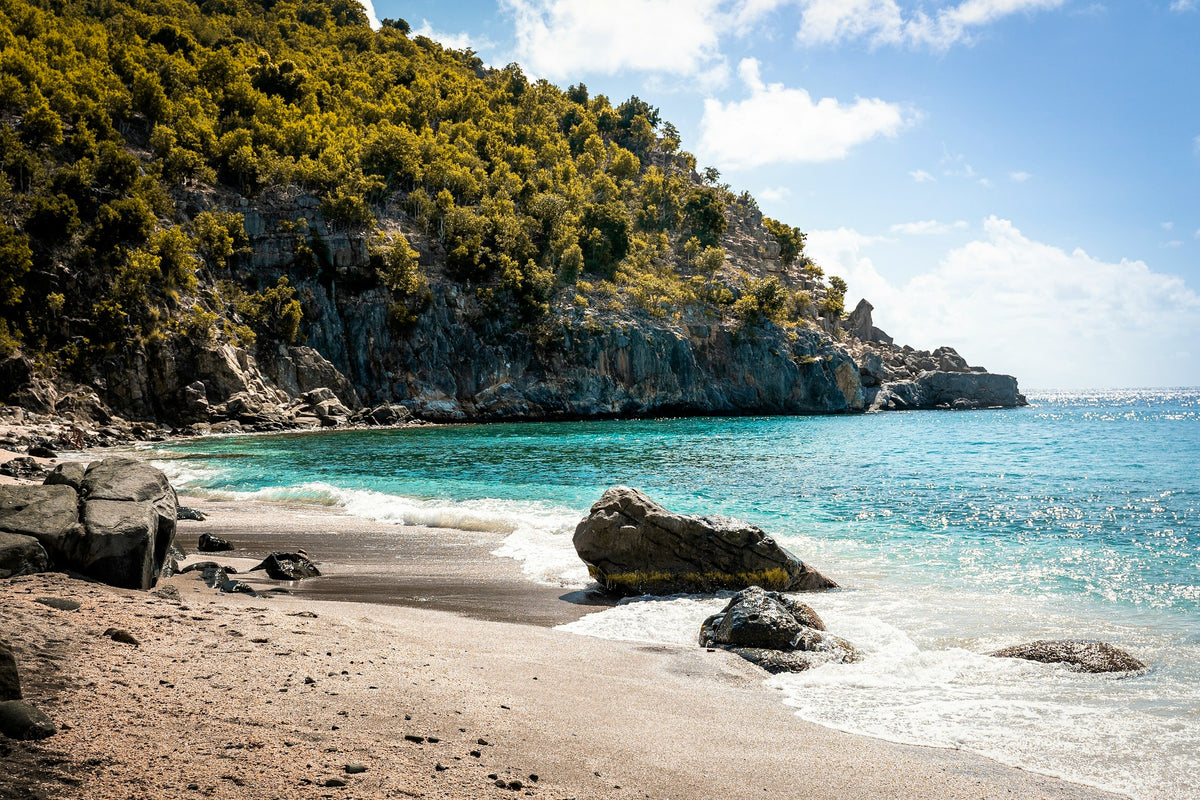 Quiet beach with rocks, Saint Barthélemy